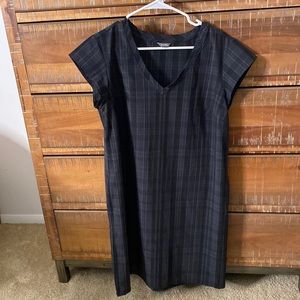 Eddie Bauer dress with pockets